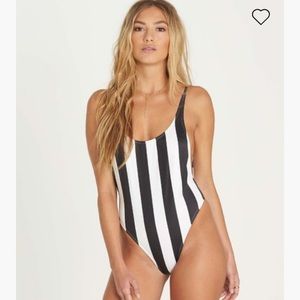 NWT billabong Warhol surf collection suit L